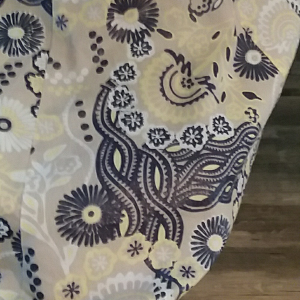 Madison Studio very flared - Picture 2 of 7